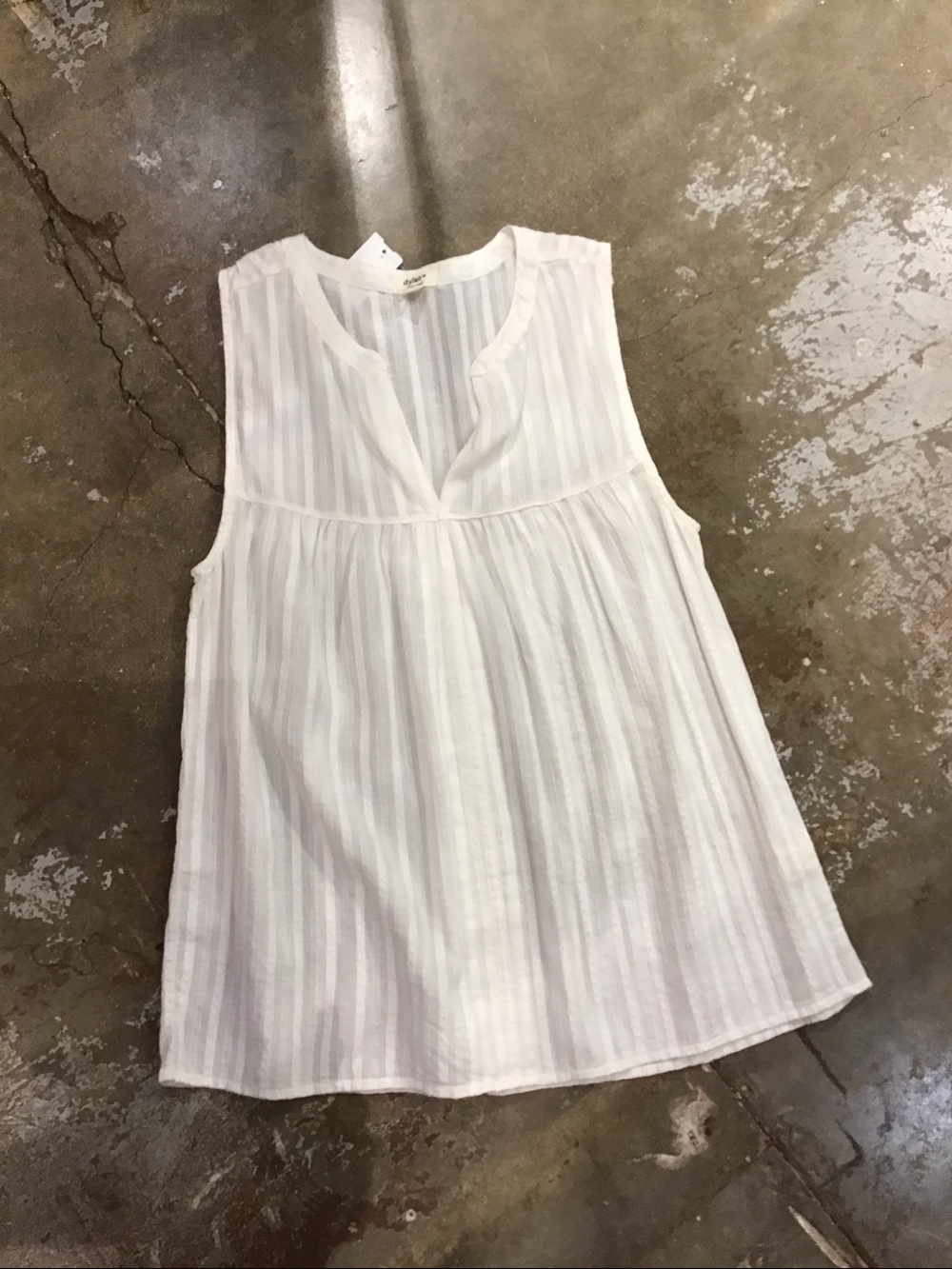 dylan White Sleeveless V-Neck Textured Camisole